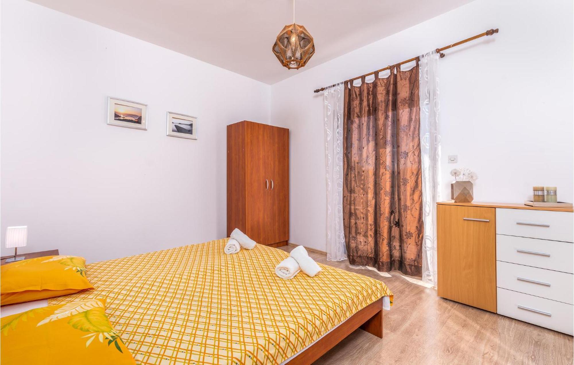 Gorgeous Apartment In Krk With Kitchen Кърк Екстериор снимка