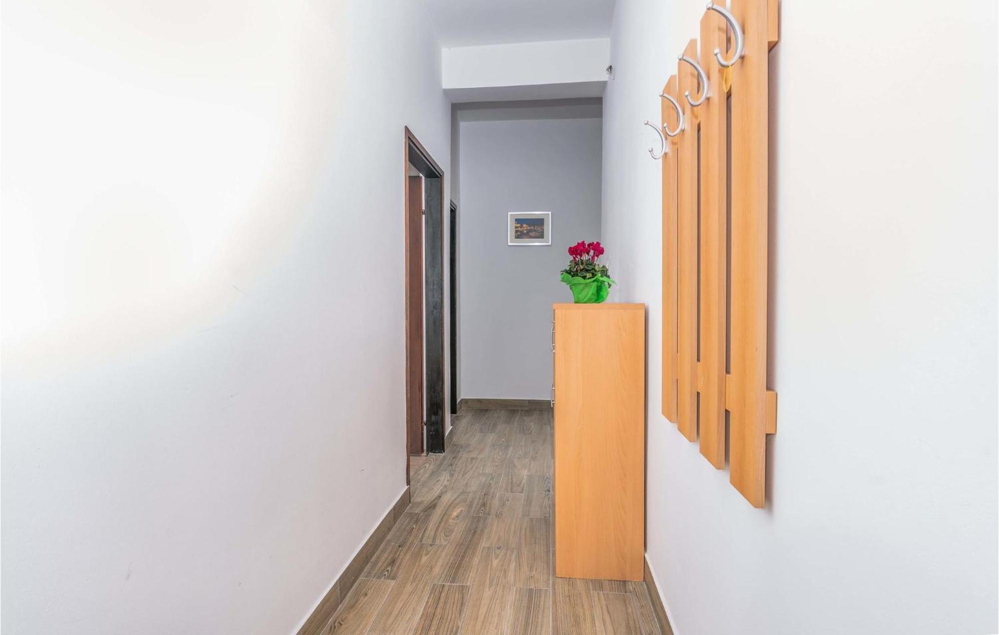 Gorgeous Apartment In Krk With Kitchen Кърк Екстериор снимка